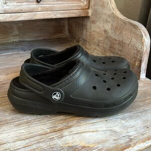 🖤 Crocs Classic Clogs Black Fleece Lined Size 2
